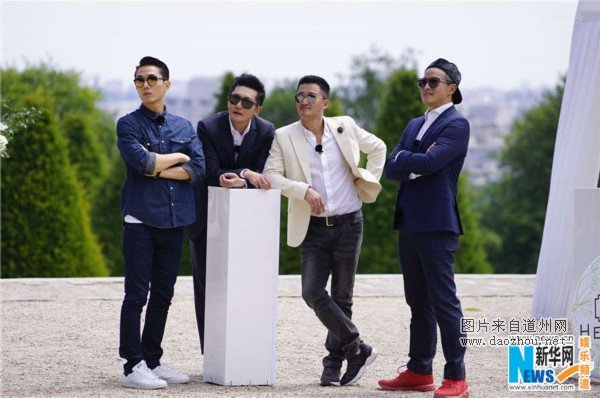 戚薇一身抹胸婚纱搭配系腰牛仔衣