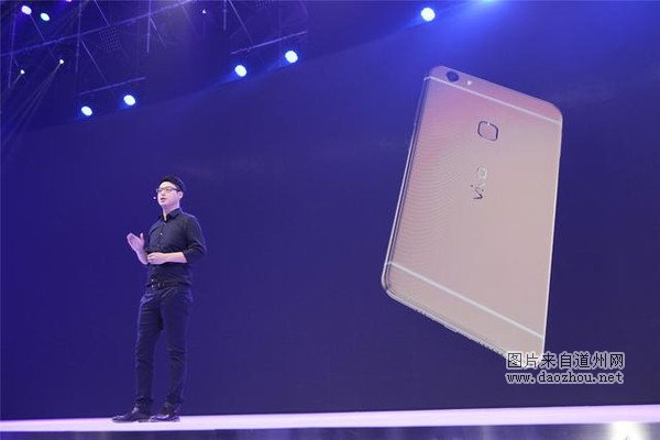 ��һ����ҵȺ�ľ�ϲ��vivo X6 Plus X6Plus��ȫ���׷�����Ľ���оƬ ES9028 DAC��һ���������ǵ�оƬ