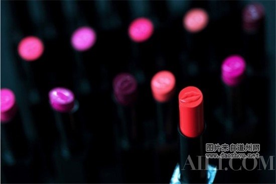 ����������Ů����ױ�ݾ͸û�Щ��˼