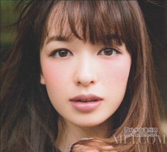 ����������Ů����ױ�ݾ͸û�Щ��˼