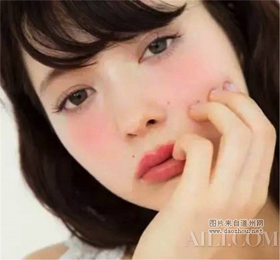 ����������Ů����ױ�ݾ͸û�Щ��˼