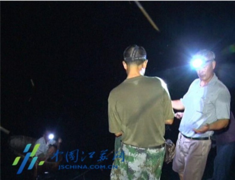 �Ͼ�һŮ����Ӿʧ�� ����������ű���