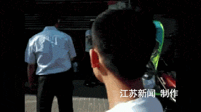 ����һ���������ʾ��� �������ֵ�Ю��2��ͬ��