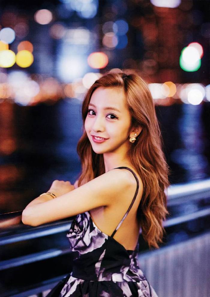 ��Ұ�����������ӡ��̻��ղŸ��������Բ��۵�Ů����