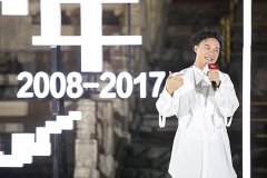 陈奕迅笑着说:“到现在可以很肯定地说