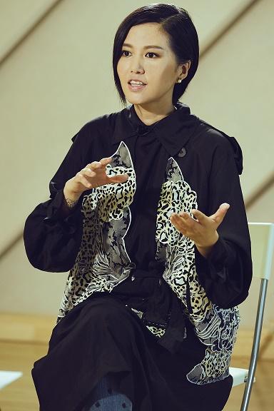 谭维维:参加《超女》就想红 迷茫时想要轻生