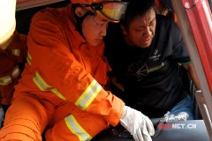 �Ƚ�������Ա��˫�ȳɹ����