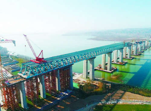 时尚聚焦:唯品会衣服领跑穿戴类消费获赞