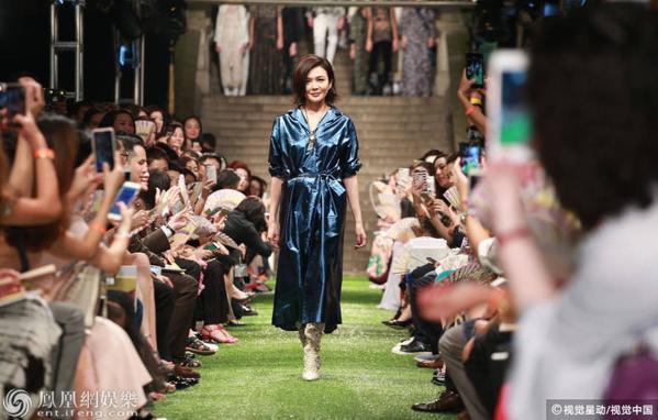 ��֮�հ�����������Ů���緶