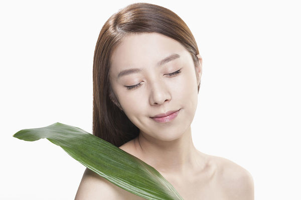 Dior迪奥花蜜系列形象大使刘亦菲 亮相第69届戛纳国际 Dior迪奥花蜜系列形象大使刘亦菲 亮相第69届戛纳国际