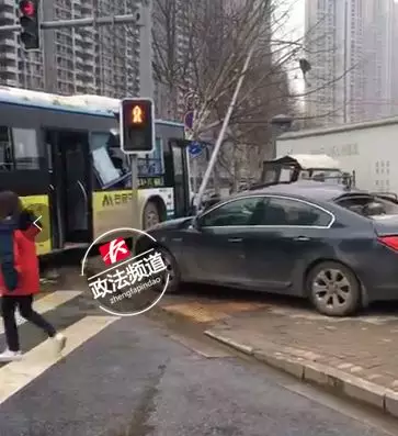 ����һ��������С����ײ��ײ��·�ߴ��� 5������