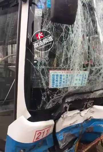 ����һ��������С����ײ��ײ��·�ߴ��� 5������