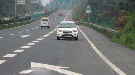 Ů˾����������������ײ�� ����������׷β�¹ʷǳ�������