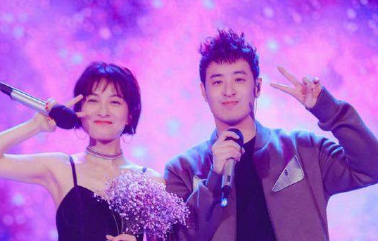 18_20171122211158_pirbp.png 吴昕潘玮柏约会被拍又上热搜