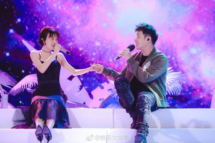 ���������ţ�����ڵ�ͷ΢Ц������ز��Ӷ���ͷŤ��180������������Ŀ��̹�Ŀ���꿣���������ͬ���������