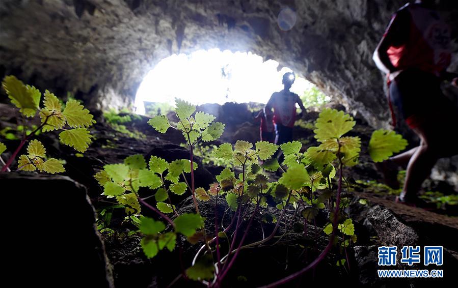 ����������4���ھŽ��й���ɫ����ɽ�ػ����˶���ս������ҵ����