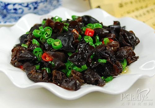 女性养生:红枣丰胸秘籍 凹凸有致吃出来(图)